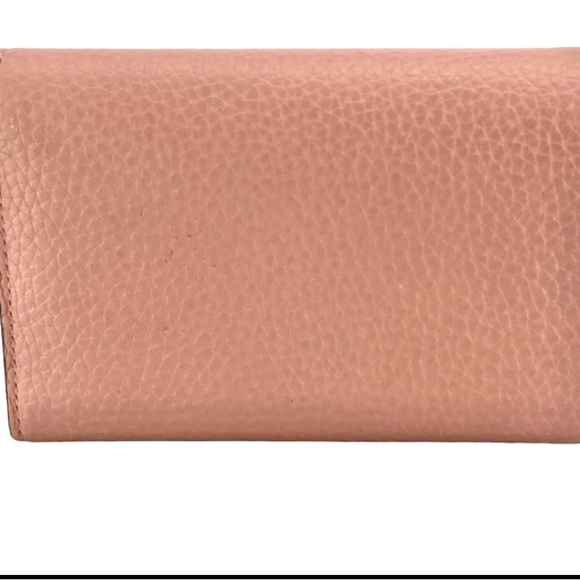 Louis Vuitton Portefeuille Capucines
Compact Wallet Pink - Picture 3 of 11